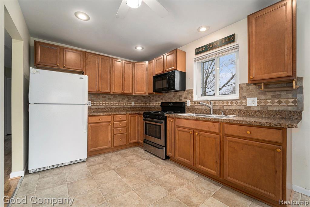 12929 East 13 Mile Road Warren, MI 48088 - Photo 7 of 16