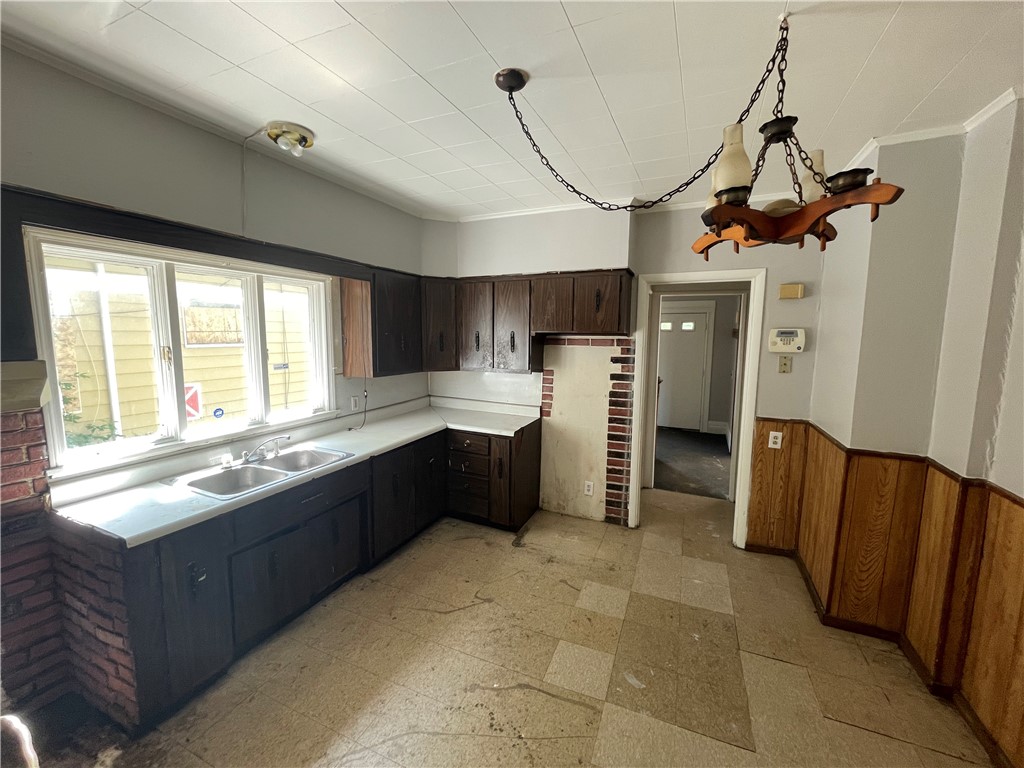 410 Emerson Street Rochester, NY 14613 - Photo 2 of 19 Gallery Image 2
