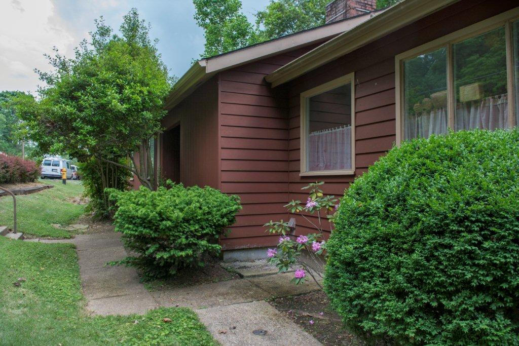 103 Disston Road Oak Ridge, TN 37830 - Photo 6 of 24 6 side of house