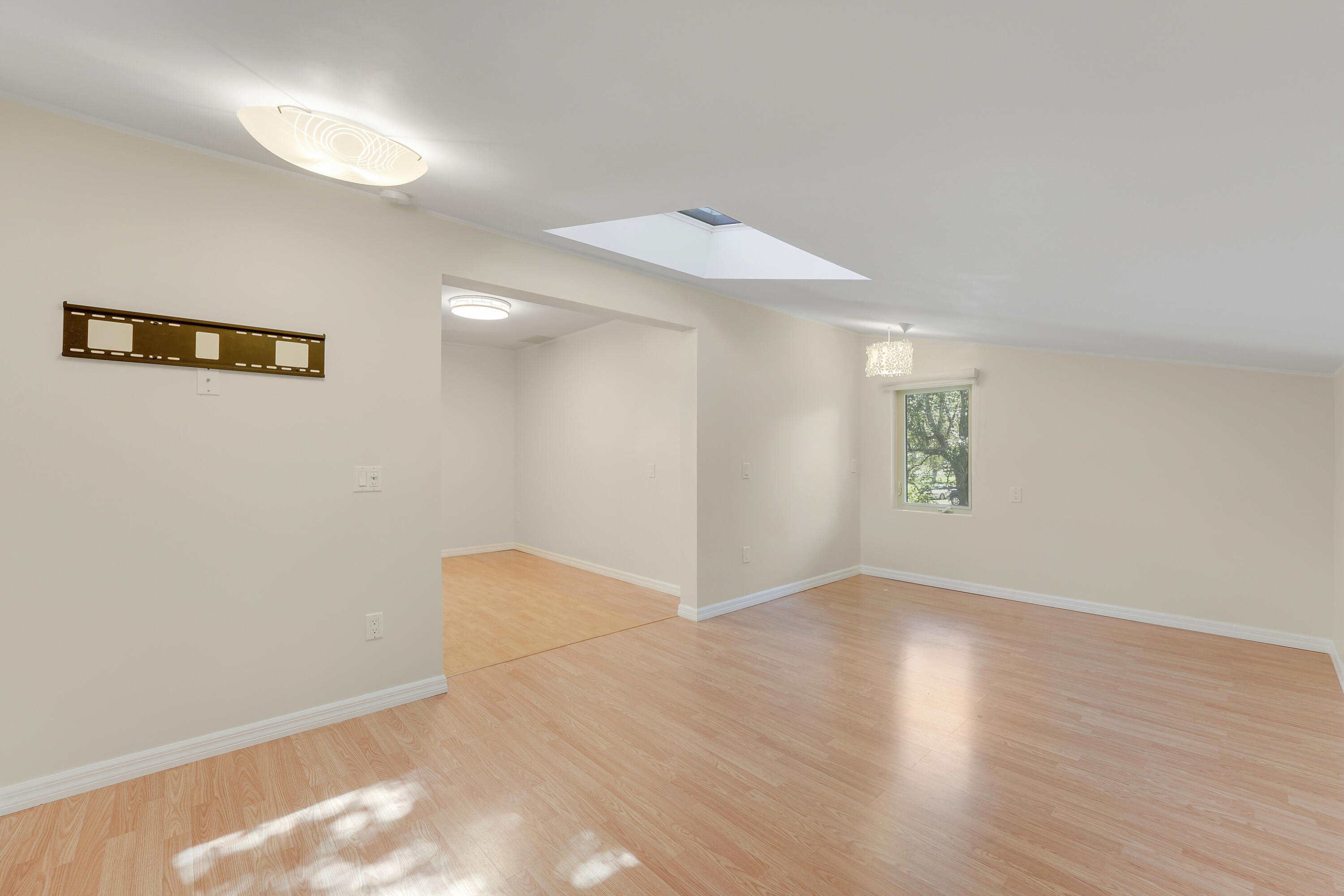 12263 Sandy Run Road Jupiter, FL 33478 - Photo 33 of 71 Bedroom #3 Skylight