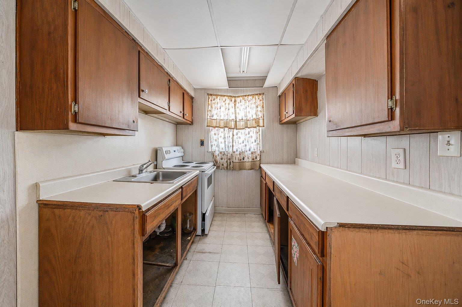 243 Coventry Road South West Hempstead, NY 11552 - Photo 8 of 12