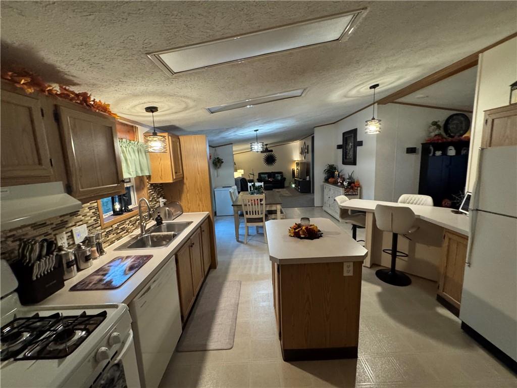 505 Amy Lane Rochester, PA 15074 - Photo 8 of 22 a kitchen with lots of counter top space