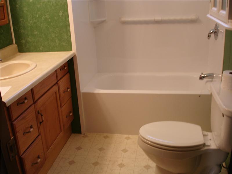 176 Day Road Brewer, ME 04412 - Photo 20 of 20 Bathroom.