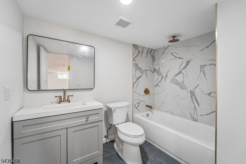 14 Witkowski Way Wayne, NJ 07470 - Photo 34 of 37