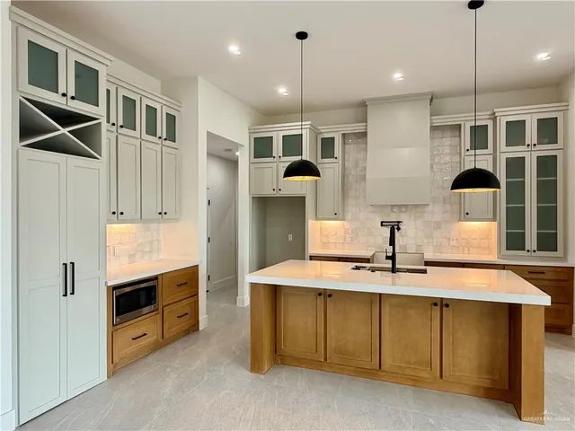 $350,000 | 3713 East Noronha Drive, Edinburg, TX 78542