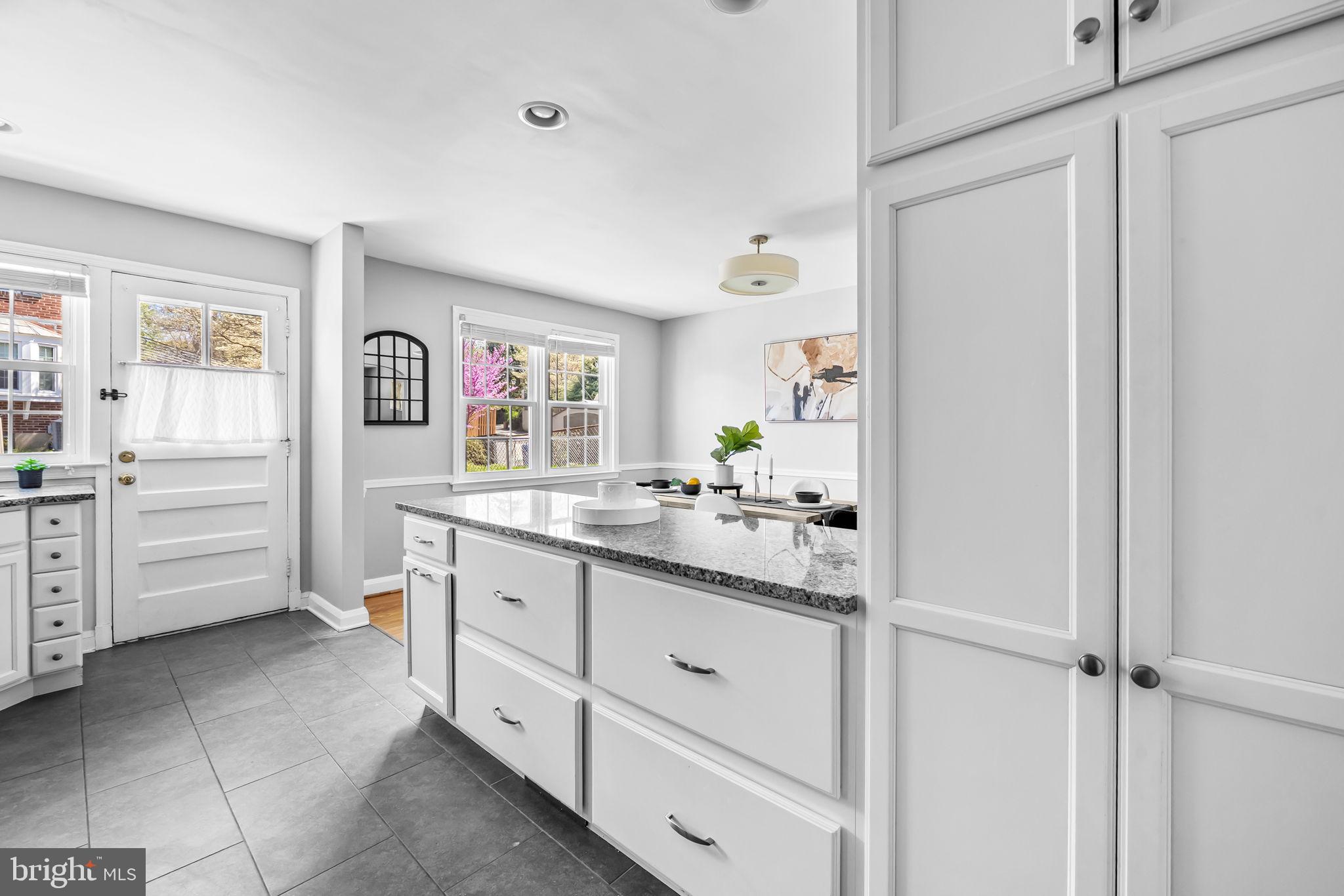 7049 Heathfield Road Baltimore, MD 21212 - Photo 11 of 30