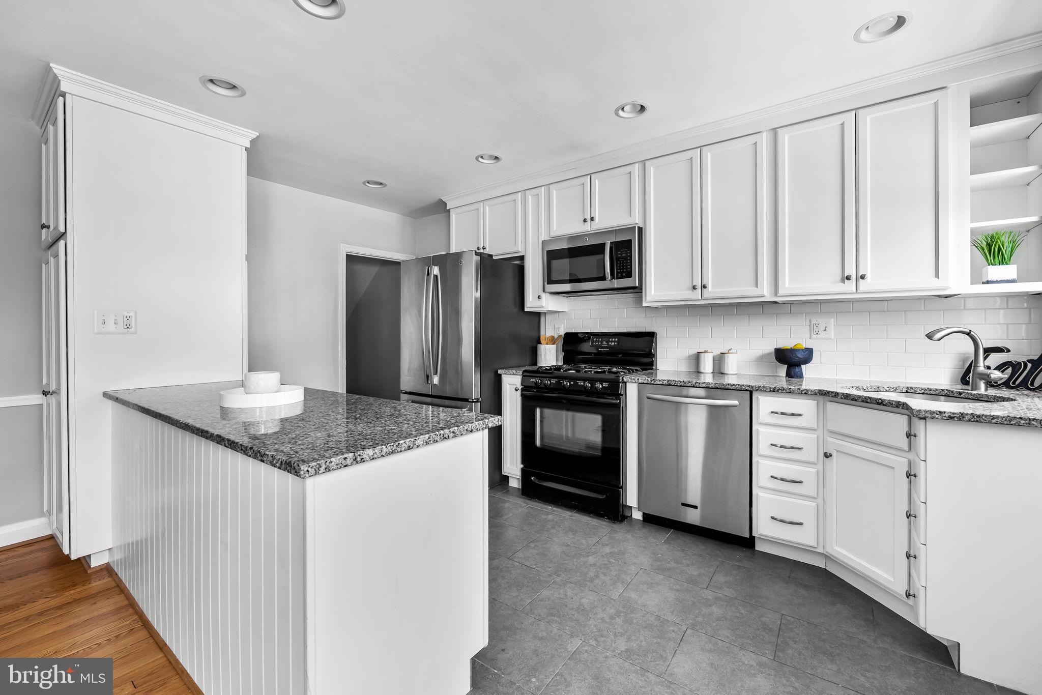 7049 Heathfield Road Baltimore, MD 21212 - Photo 13 of 30