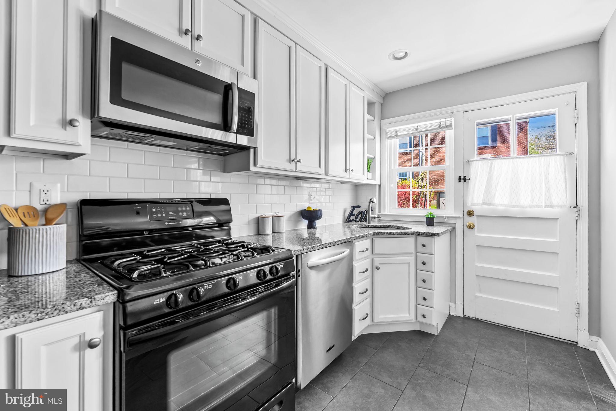 7049 Heathfield Road Baltimore, MD 21212 - Photo 10 of 30