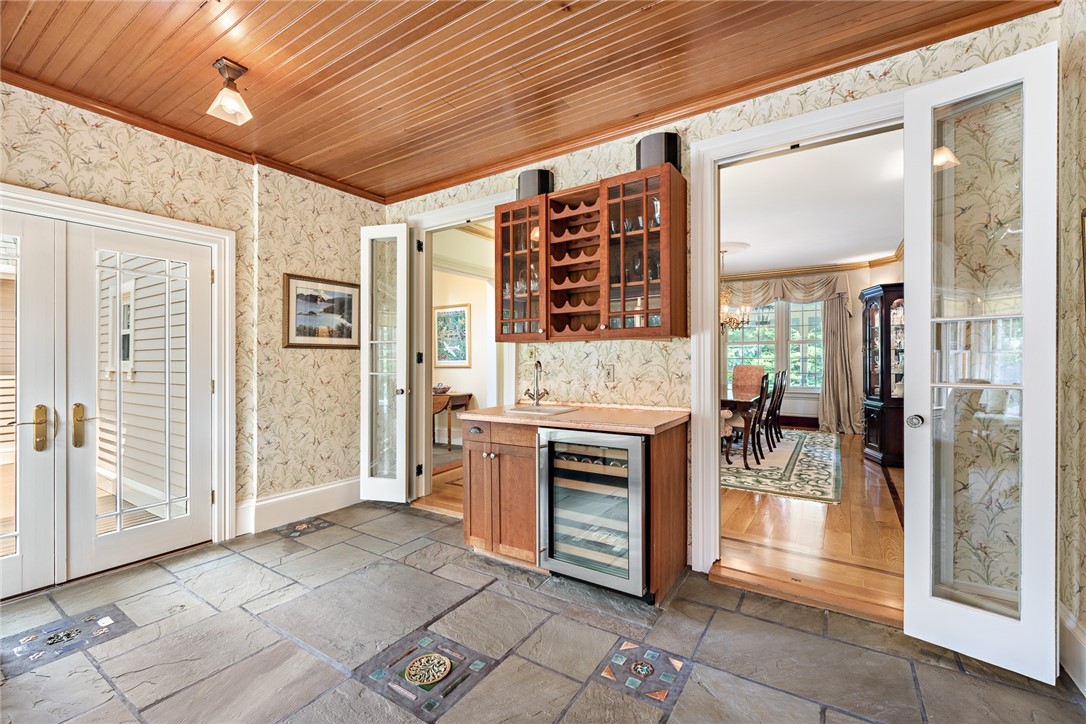 65 Rhode Island Avenue Warwick, RI 02889 - Photo 22 of 50