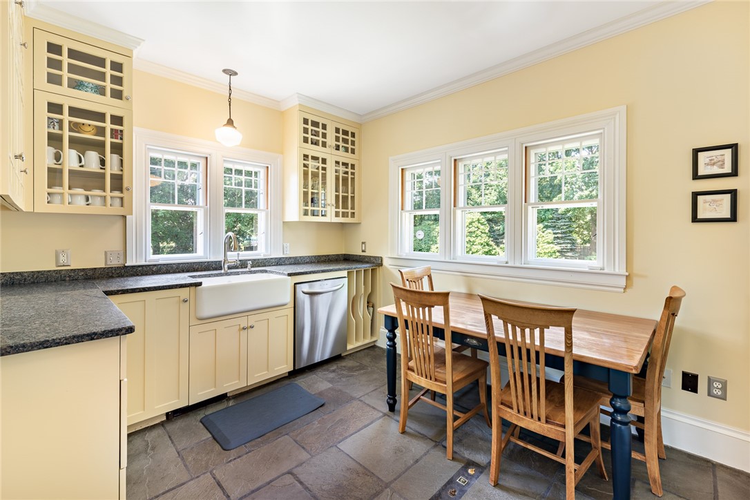 65 Rhode Island Avenue Warwick, RI 02889 - Photo 27 of 50