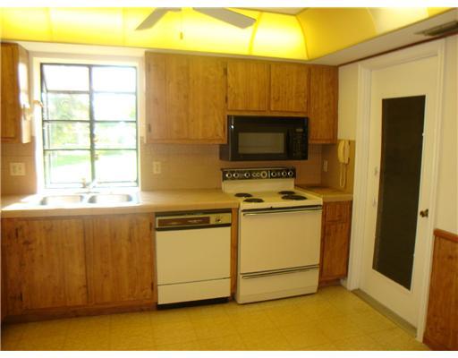 15 Ridge Pointe Drive, Unit D Boynton Beach, FL 33435 - Photo 8 of 16 Additional Photo