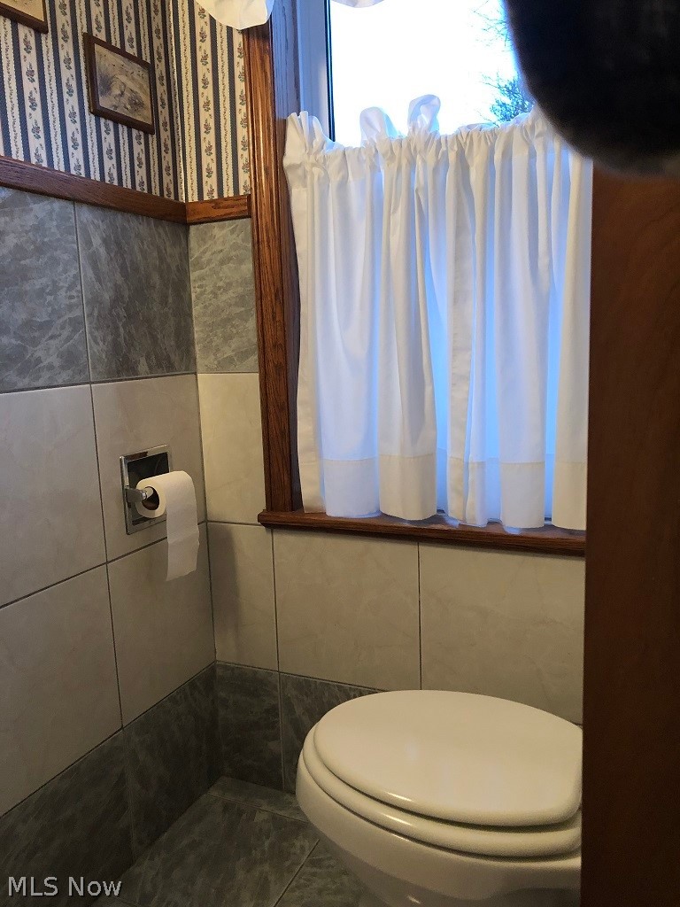 8384 Broadview Road Broadview Heights, OH 44147 - Photo 5 of 18