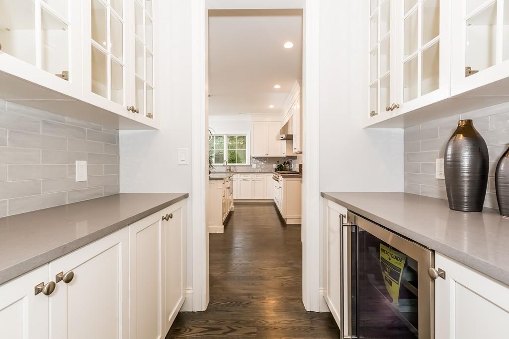 33 Warren Road Newton, MA 02468 - Photo 8 of 13