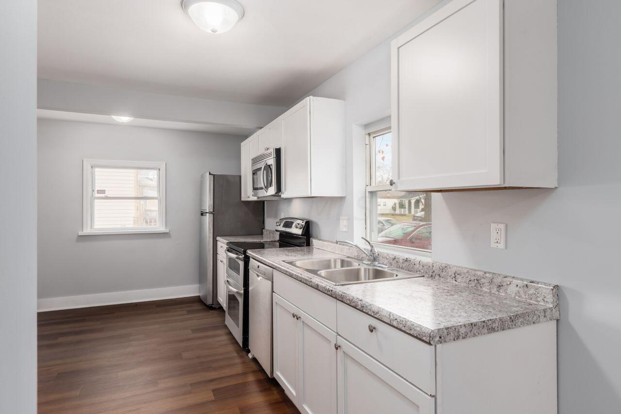 2549 Howey Road Columbus, OH 43211 - Photo 2 of 28 g_howey_rd-26