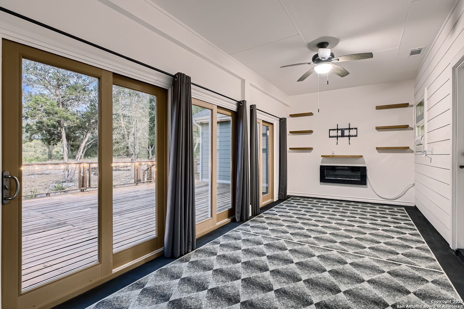 3963 Summit Hurst New Braunfels, TX 78132 - Photo 20 of 28 a bedroom with a bed and a window