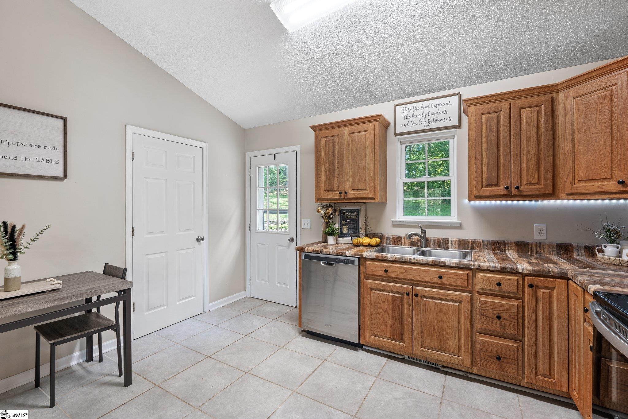 102 Homeland Road Pickens, SC 29671 - Photo 9 of 21 Gallery Image 9