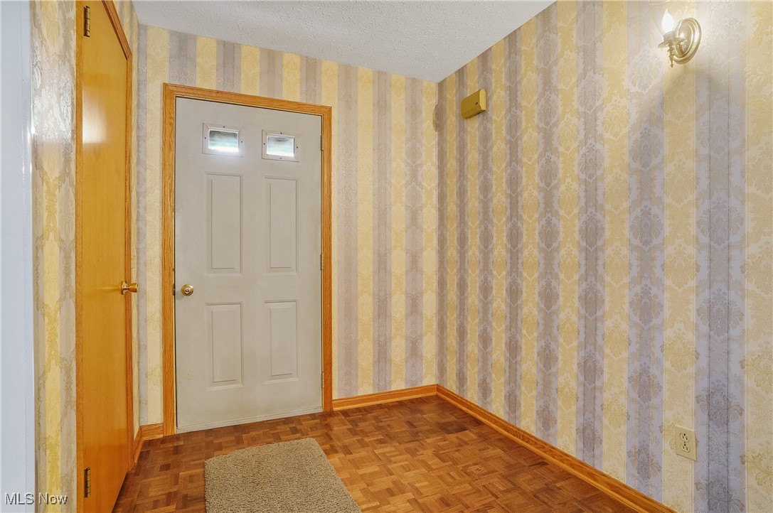 1660 Martin Road Mogadore, OH 44260 - Photo 16 of 50 foyer