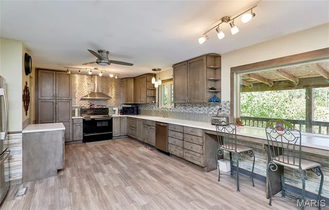 $549,900 | 24038 Lone Oak Lane, Warrenton, MO 63383