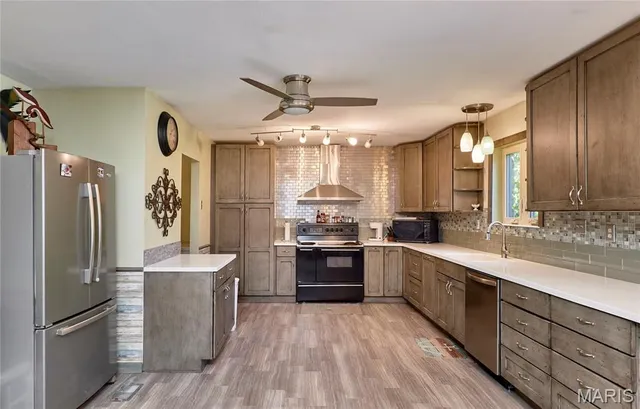 $549,900 | 24038 Lone Oak Lane, Warrenton, MO 63383