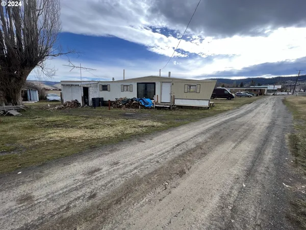 $195,000 | 265 Hwy 395 Longcreek Or 97856, Long Creek, OR 97856