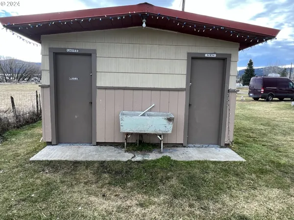 $195,000 | 265 Hwy 395 Longcreek Or 97856, Long Creek, OR 97856