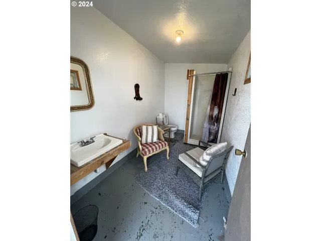 $195,000 | 265 Hwy 395 Longcreek Or 97856, Long Creek, OR 97856