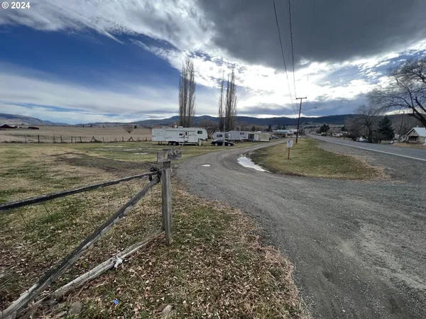 $195,000 | 265 Hwy 395 Longcreek Or 97856, Long Creek, OR 97856