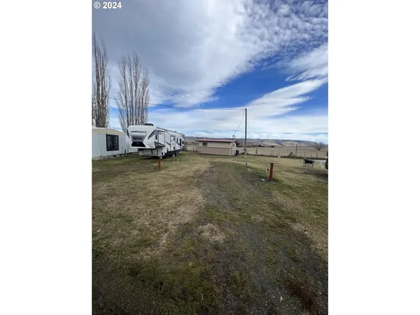 $195,000 | 265 Hwy 395 Longcreek Or 97856, Long Creek, OR 97856