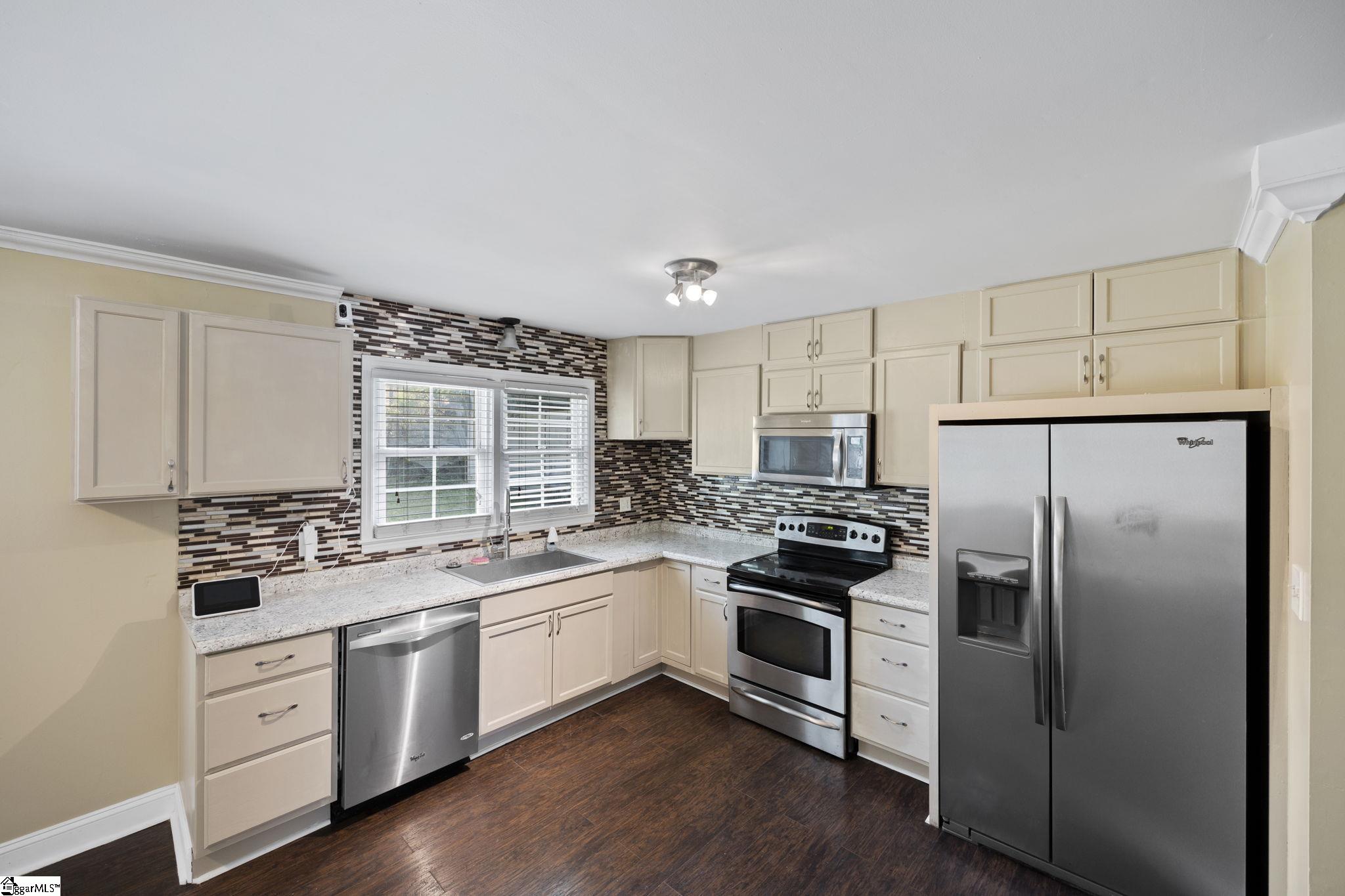 103 Mcelrath Road Greer, SC 29651 - Photo 8 of 26 Gallery Image 8