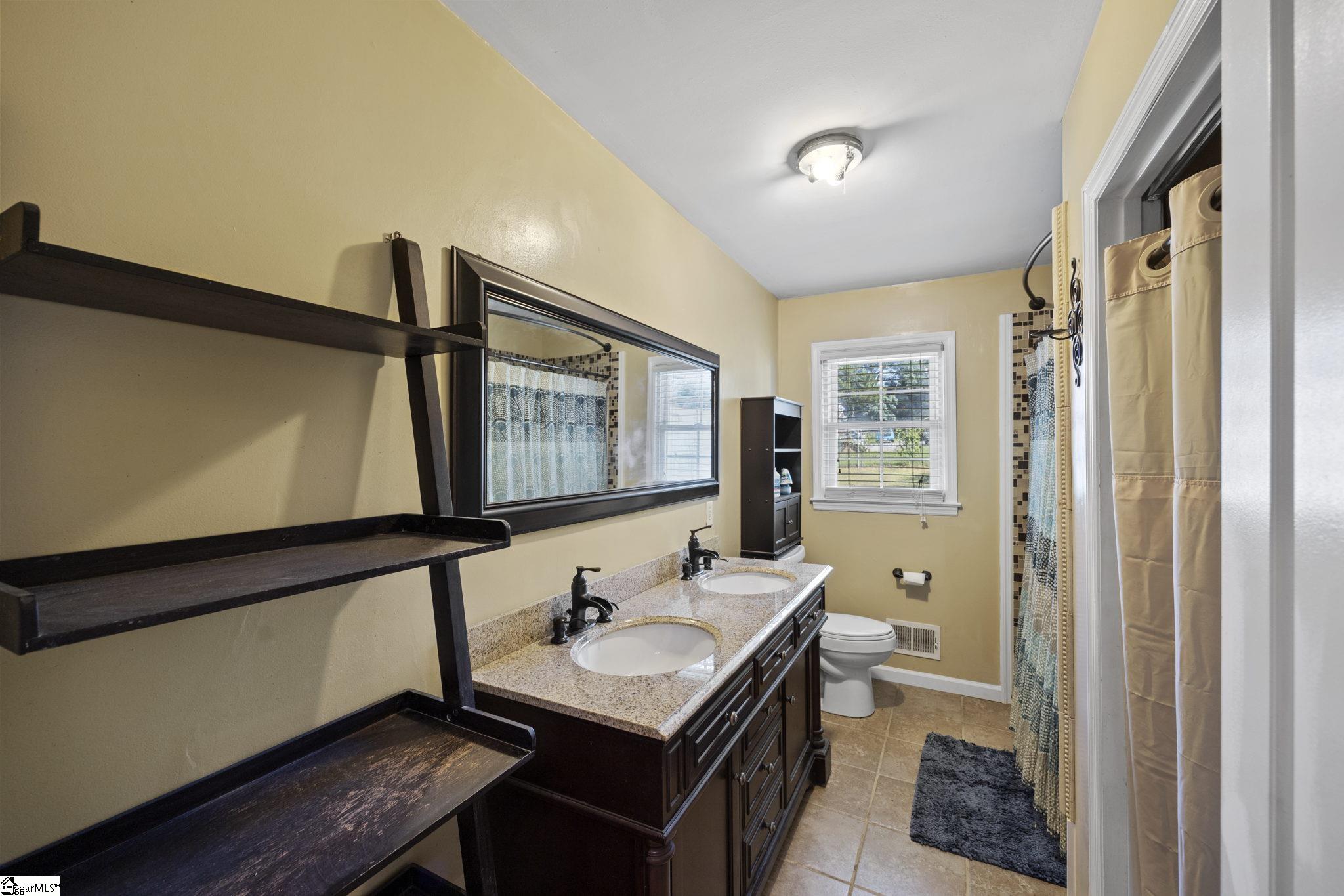 103 Mcelrath Road Greer, SC 29651 - Photo 9 of 26 Gallery Image 9