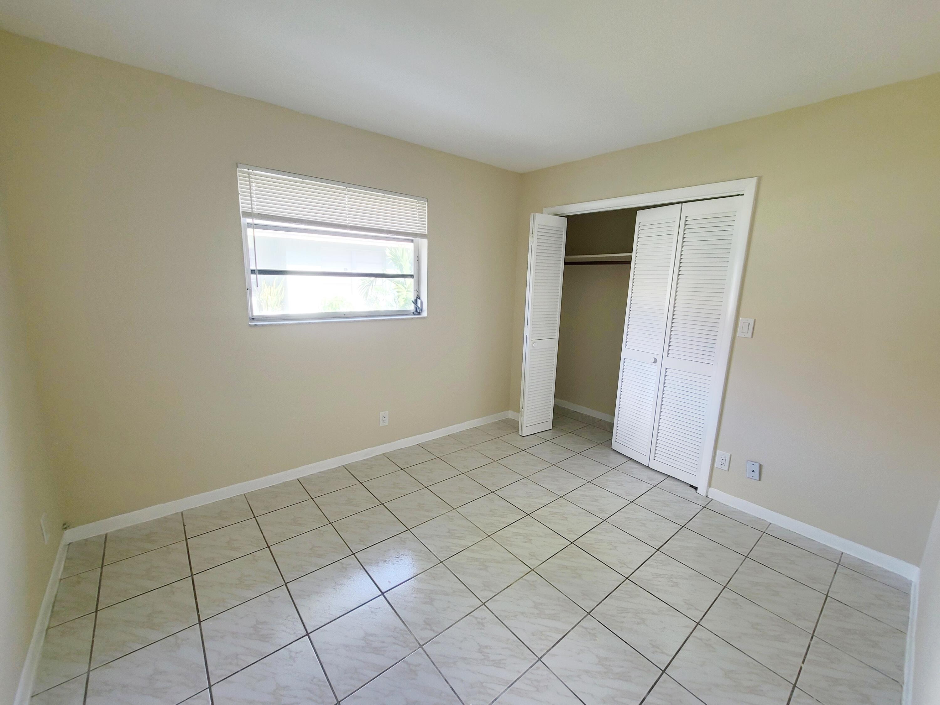 412 Conniston Road, Unit A West Palm Beach, FL 33405 - Photo 12 of 15 20220525_094916-01