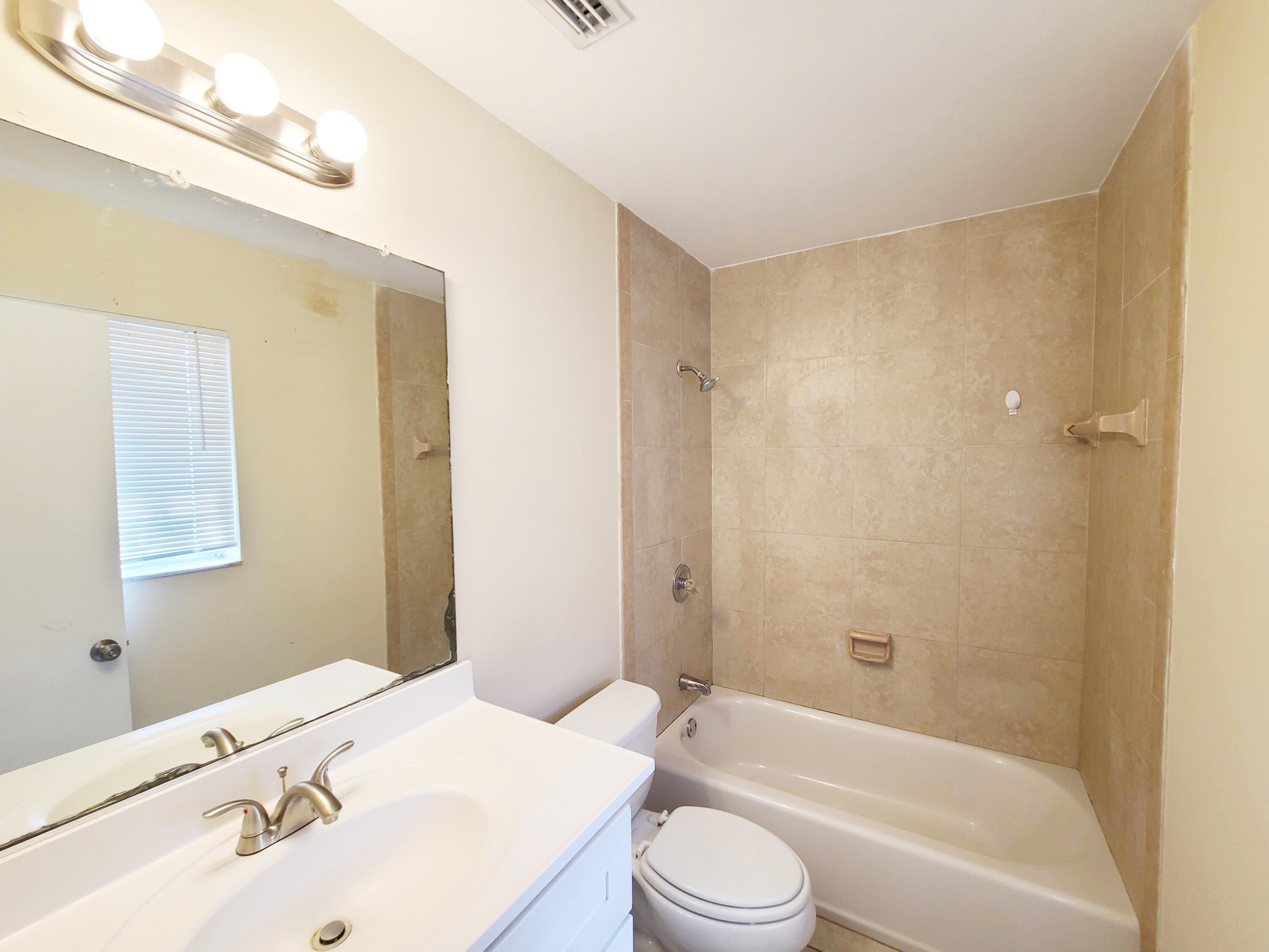 412 Conniston Road, Unit A West Palm Beach, FL 33405 - Photo 15 of 15 20220525_095118-01