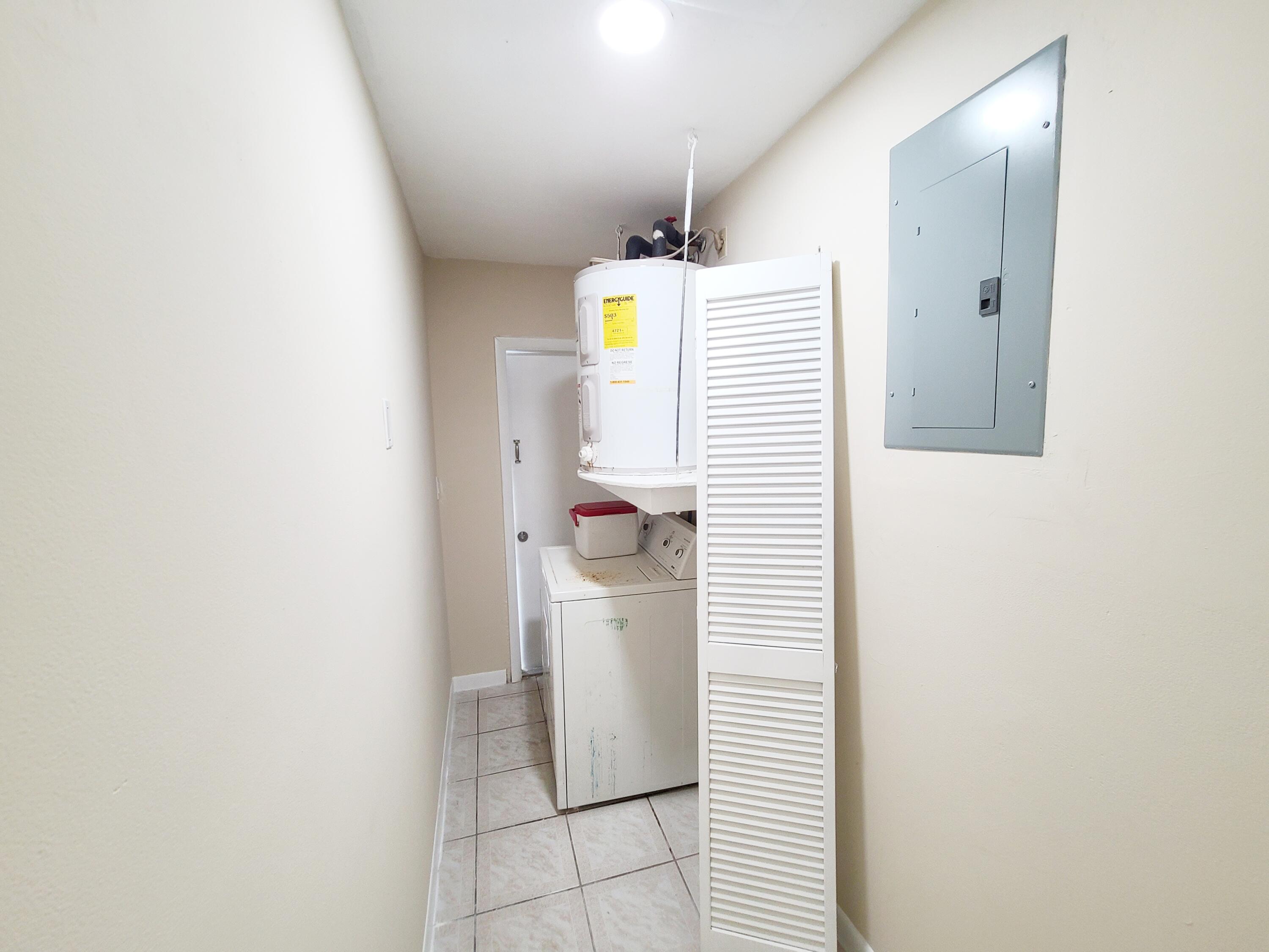 412 Conniston Road, Unit A West Palm Beach, FL 33405 - Photo 10 of 15 20220525_094846-01