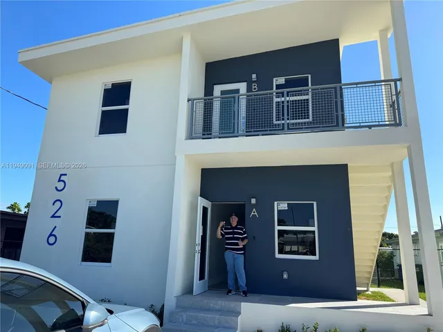 $3,650 | 526 Northwest 6th Street, Unit B, Hallandale Beach, FL 33009