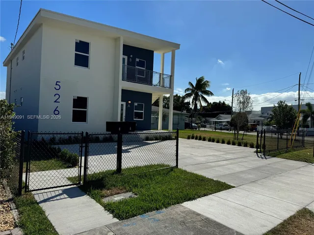 $3,650 | 526 Northwest 6th Street, Unit B, Hallandale Beach, FL 33009