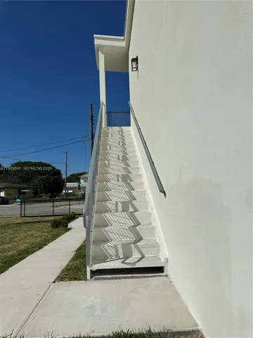 $3,650 | 526 Northwest 6th Street, Unit B, Hallandale Beach, FL 33009