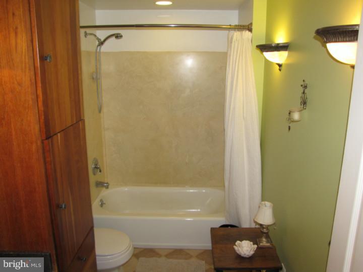 725 Phillips Road Warminster, PA 18974 - Photo 20 of 23 Bathroom