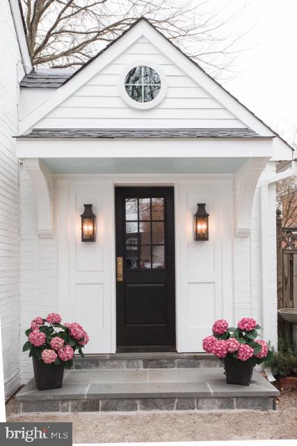 9341 Columbia Boulevard Silver Spring, MD 20910 - Photo 3 of 35 Mud Room Entry