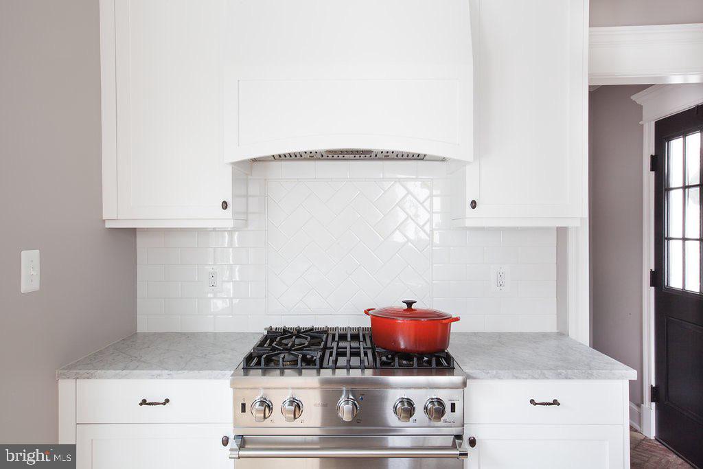 9341 Columbia Boulevard Silver Spring, MD 20910 - Photo 10 of 35 Viking, Thermador and Bosch Appliances