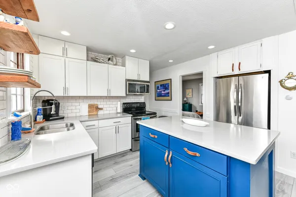 $799,900 | 186 Mill Springs, Coatesville, IN 46121