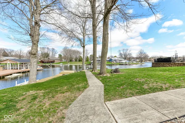 $799,900 | 186 Mill Springs, Coatesville, IN 46121