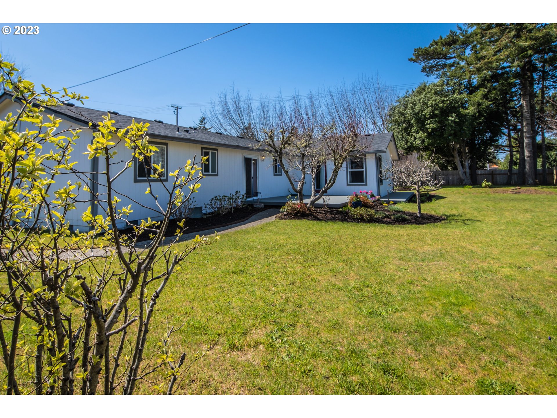 2035 16th Street Florence, OR 97439 - Photo 21 of 30