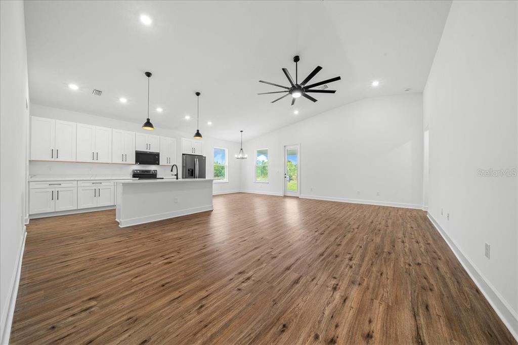 16213 Penn State Road Weeki Wachee, FL 34614 - Photo 12 of 63