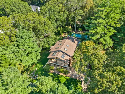 $2,995,000 | 2 Settlers Landing Lane, East Hampton, NY 11937