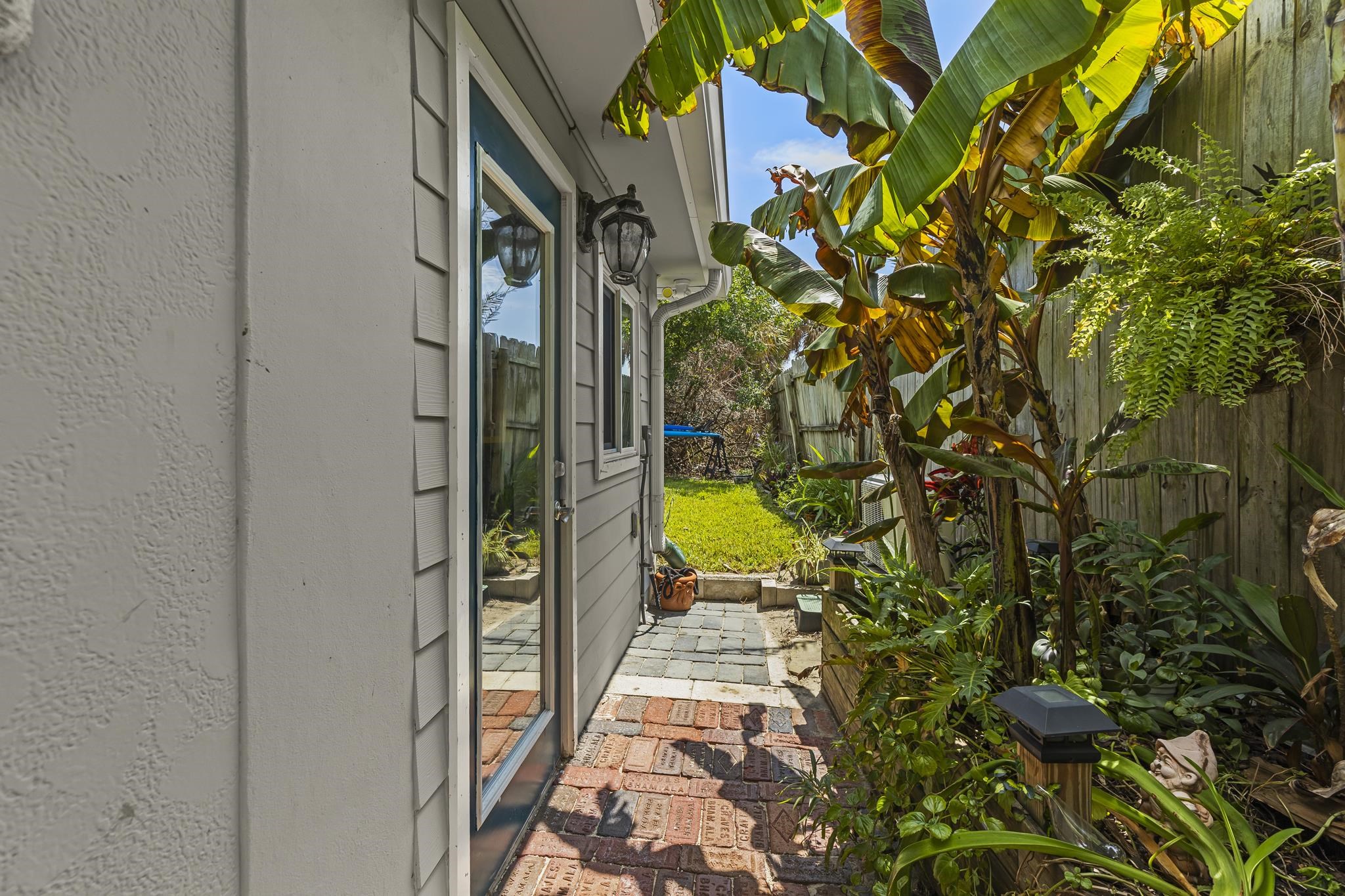 7 16th Street St. Augustine, FL 32080 - Photo 38 of 61 a view of a pathway of a building