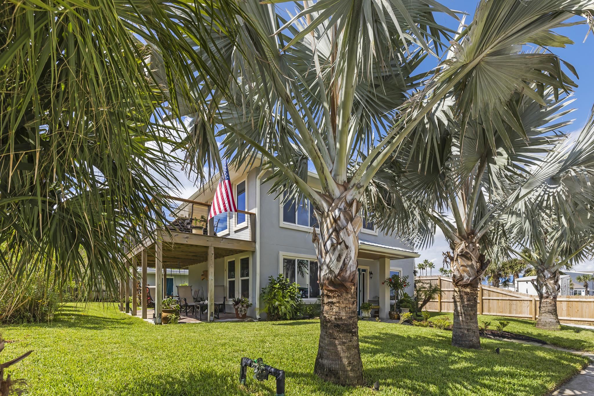 7 16th Street St. Augustine, FL 32080 - Photo 48 of 61 front view of a residential houses with yard