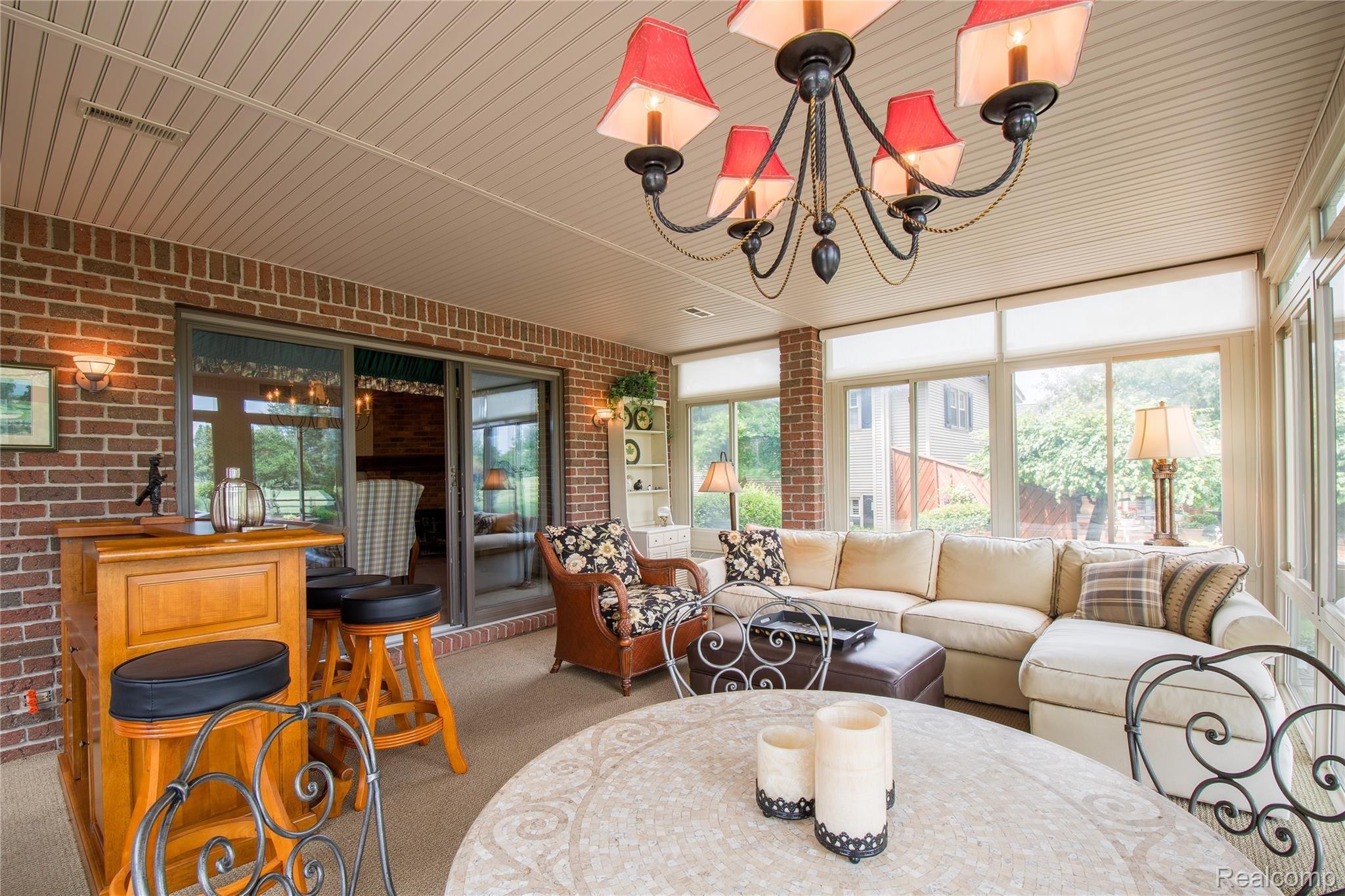 319 East Rolston Road Linden, MI 48451 - Photo 8 of 46 319 Rolston Rd HDR42.jpg