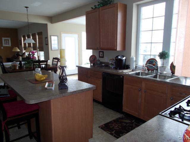 8547 Pathfinder Road Breinigsville, PA 18031 - Photo 5 of 20 Gallery Image 5