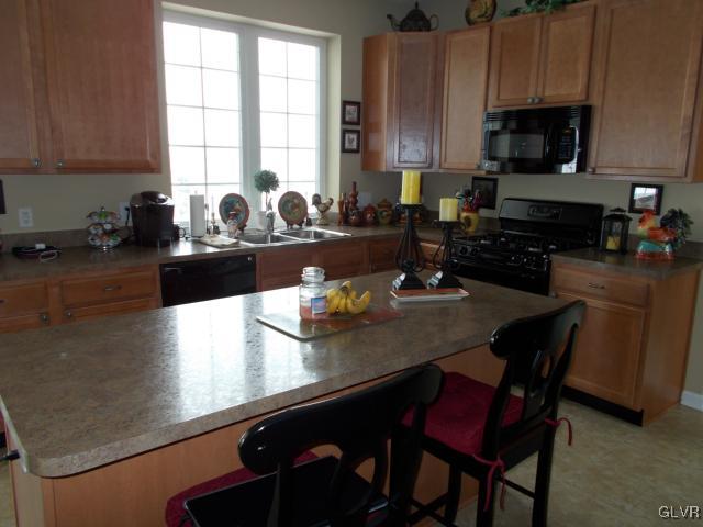 8547 Pathfinder Road Breinigsville, PA 18031 - Photo 6 of 20 Gallery Image 6