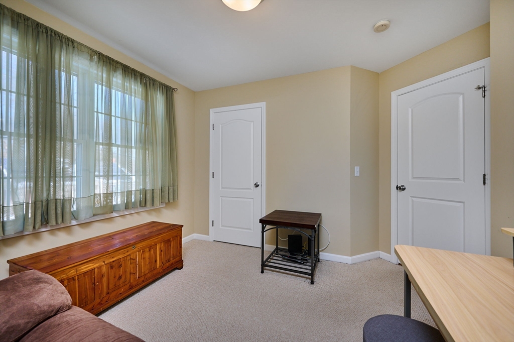 6 Wilton Road Easthampton, MA 01027 - Photo 24 of 41